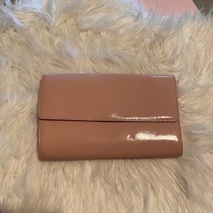 Travel Clutch
